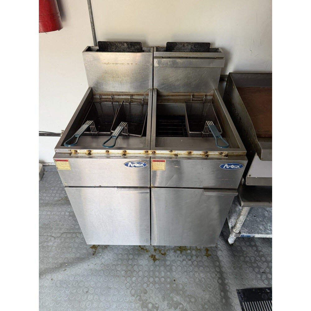 2x Atosa ATFS-40-LP 40 Lbs. Liquid Propane CookRite Fryer - 90,000 BTU - DIRTY